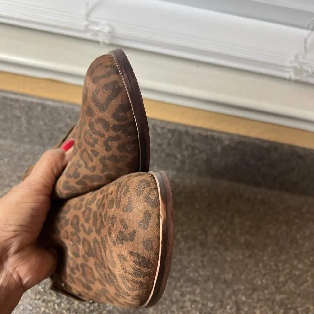 Clarks Collection Womens 11 M Leopard Suede Comfort Casual Slip On Low Heel Shoe